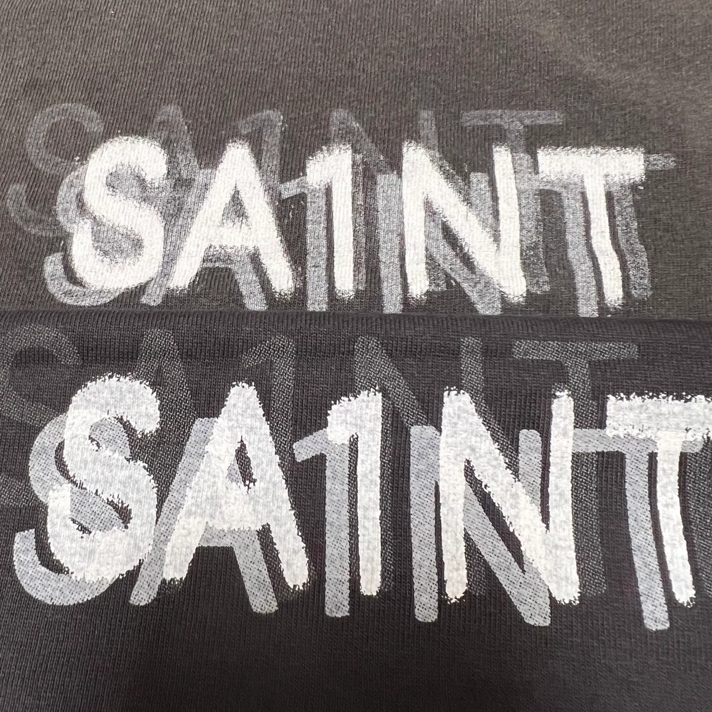 Comparison of printing proofs SAINT Mxxxxxx SEVEN DEADLY SS TEE/BLK Phantom SAINT Seven Deadly Sins Printed TEE Washed Black S-XL Look for cylindrical fabrics without side seams. Don’t buy open width fabrics anymore. It’s boring. Asut garments are dyed. The whole piece is sprayed with horse. Re-spray heavy fade. Collar and cuffs are frayed. Many hangings are worn. Accessories are complete. Customized original consistent main mark/wash mark/little angel anti-counterfeiting mark.